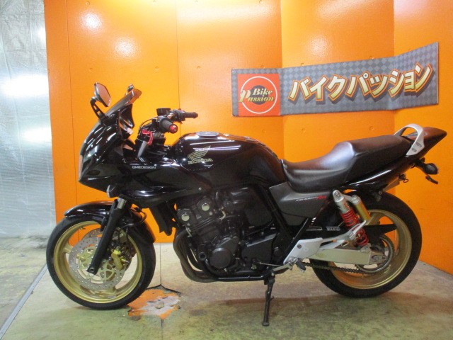 反対側もこの通り状態グッド！４００ｃｃ４気筒の価格高騰は止まらないので買うなら今ですよ！早い者勝ち！